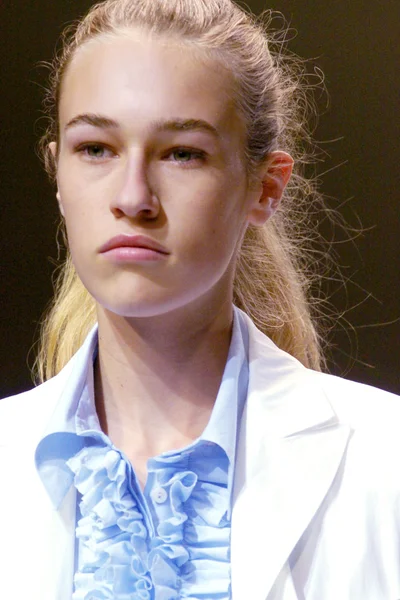 Look 3